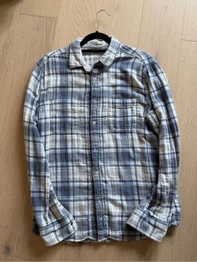 Men's Faherty Blue and Grey Plaid Button-Up Shirt